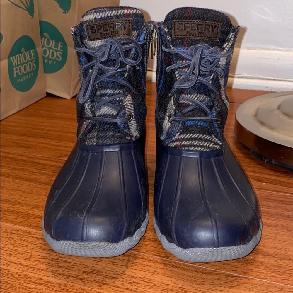 Sperry waterproof rubber/plaid duck boots blue 8.5